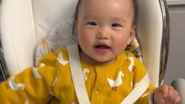 她现在觉得，爸爸这个词语应该是这个世界的咒语，只要说出这个词，眼前的男人会满足她一切无理的需求。