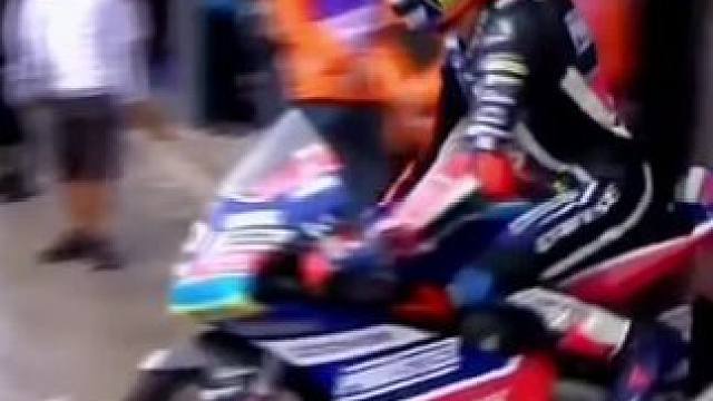 #摩托车比赛 #滑胎过弯 #专业动作请勿模仿 #大神控车 #压弯