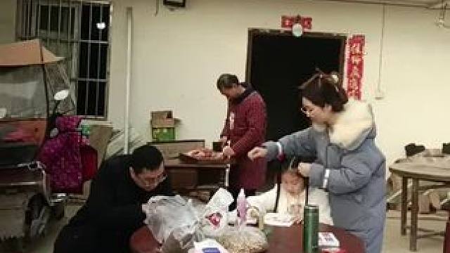 #人多就是热闹 #红红火火喜气洋洋 #合家团团圆圆 #我们一大家子 #家的味道 请大家在我这里吃饭