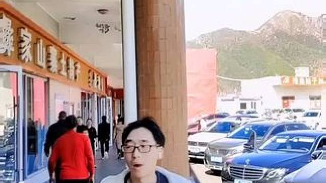 #高速服务区 #堵车堵车堵得不得了了