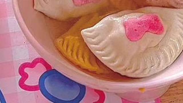 小狗也有水饺吃啦
#萌宠 #柯基 #宠物年夜饭 #宠物年夜饭的仪式感 #狗