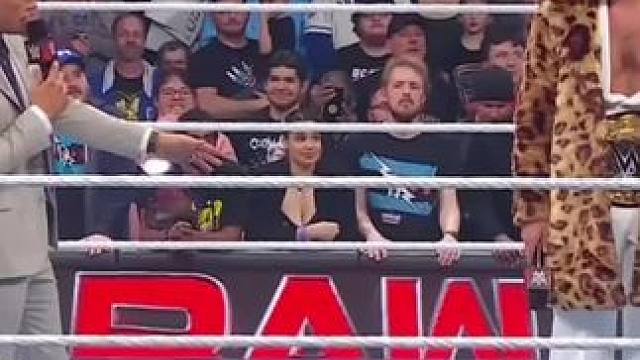 WWERAW罗林斯科迪面对面#wwe