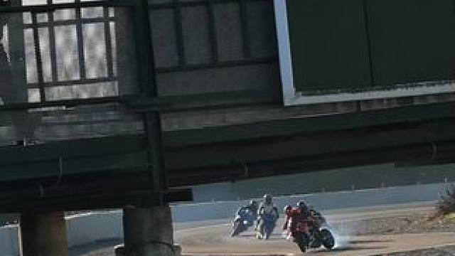 滑胎过弯
#摩托车