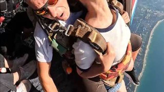 突然就释怀了 我还有万里路要行#跳伞