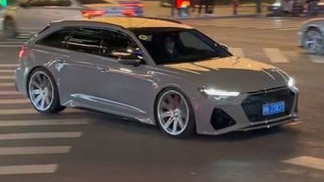 当你开上奥迪RS6了，你还会在乎她是谁了吗#奥迪RS6小助手热门汽车