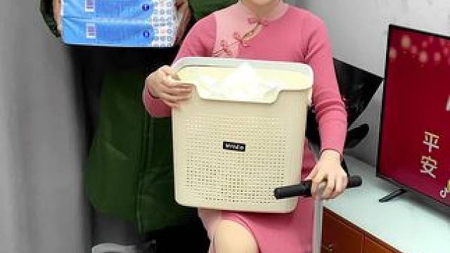 漫花悬挂抽纸往厕所，往厨房一挂，随用随抽，比卷纸方便太多了，六大提一共7680张#漫花抽纸推荐 #生