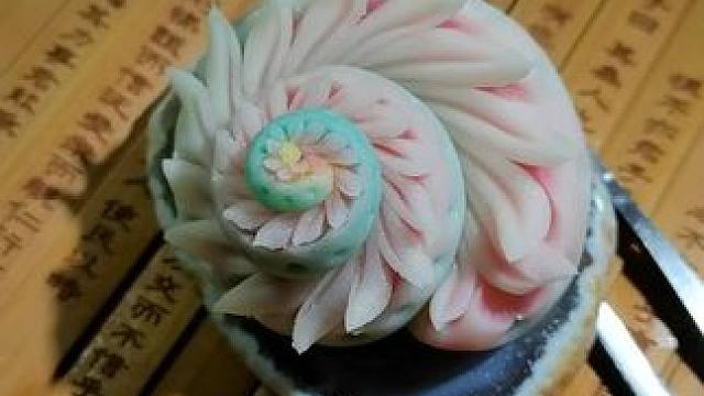 这种造型第一次做，双色花纹有点不好卷边…美食 #原创作品 #制作过程 #手工 #教程