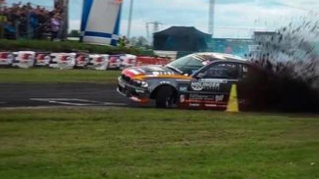 #飘移 #内燃机的魅力 #赛车 #专业车手 #车技爆表