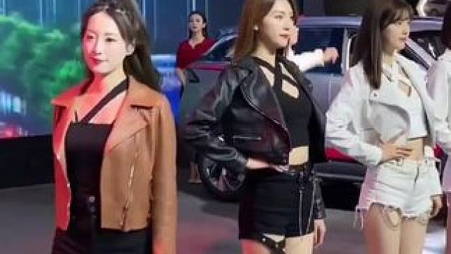 #车展模特 #模特美女 #舞蹈美女模特 #邻家女孩 #全网笑容最治愈女孩