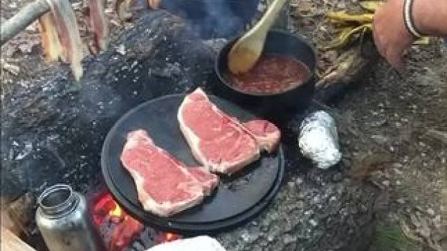 美妙的户外烹饪时刻#露营报告 #野营 #让生活慢下来