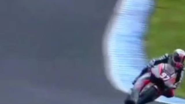 #摩托车比赛 #压弯 #专业动作请勿模仿 #滑胎过弯 #大神控车