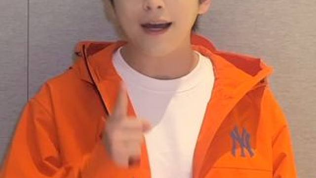 #武艺2024年拜年视频  今日份新年预言家#武艺 前来报到～据说为了给会火的小伙伴们拜年，他特意挑