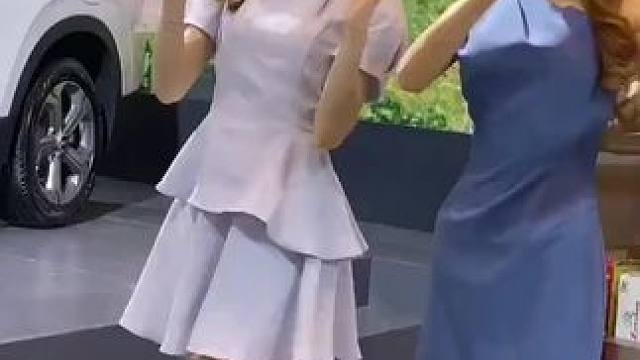 #车展模特 #模特美女 #全网笑容最治愈女孩 #舞蹈美女模特 #邻家女孩