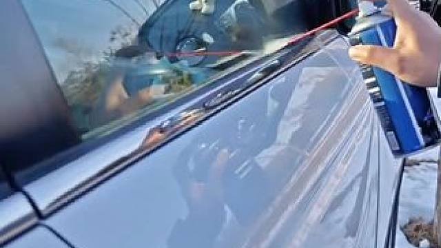 #上热门 #爱车养护想要爱车天窗，开关门更丝滑，用这款#润滑脂定期养护，座椅滑道、车门锁扣等活动部件