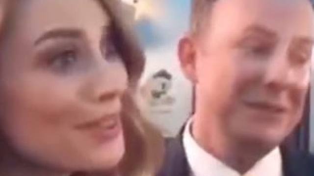 好漂亮的双胞胎啊！