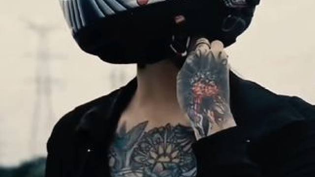 什么嘛，爱一个人需要理由吗？