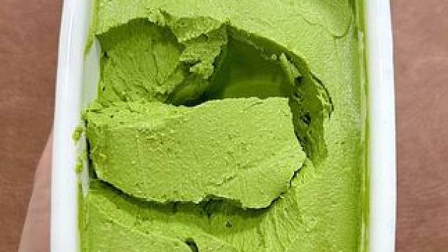 只需4种常见材料！厨房小白轻松自制低卡抹茶奶酪
#自制奶油奶酪 #vlog #沉浸式 #治愈系美食 