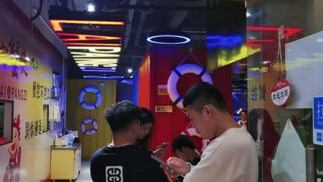 连锁店赖胖子肉蟹煲，朋友们赶紧的都是美食