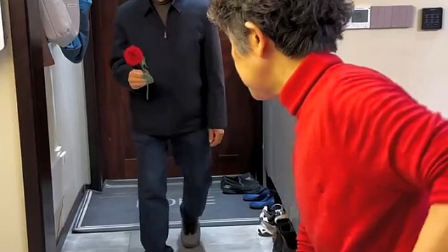 从来就没给自己的老太婆送过花大半辈子了：来这一出谁直接整蒙圈了[捂脸][捂脸]