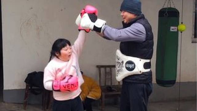 #爸爸带娃 #亲子互动 #基本功练习 
#言传身教 #一起长大一起玩耍