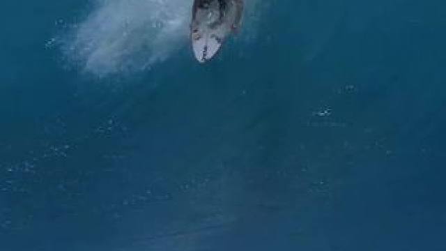 浪花飞渽，这一刻，她就是大海的主宰，星辰大海，从未遥不可及 #冲浪