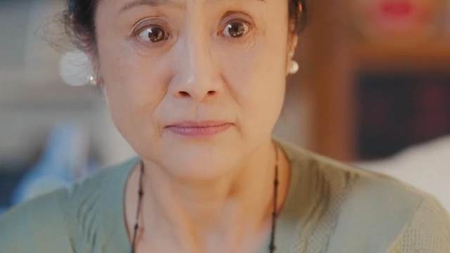 姥姥姥爷进家长群为了出风头连给班主任介绍对象的招数都用上了，真是笑了！