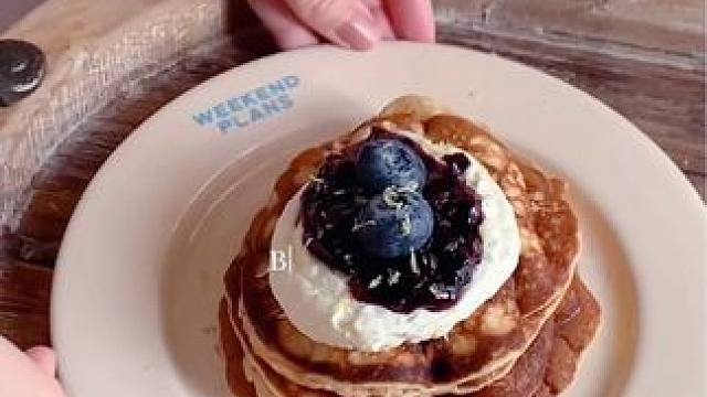 蓝莓酸奶全麦松饼#甜品治愈一切 #大人小孩都爱吃 #网红松饼的做法 #甜品控 #下午茶甜品