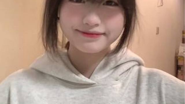 来晚啦
#甜妹 #圆脸 #浅跳一下