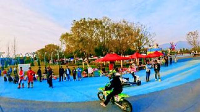 #越野有风险玩车需谨慎 #越野摩托车爱好者 #爱越野爱生活 #越野 #特技表演 Showtime