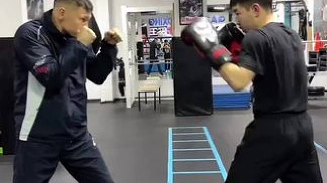 防守反击对练模式#自由搏击 #拳击 #泰拳