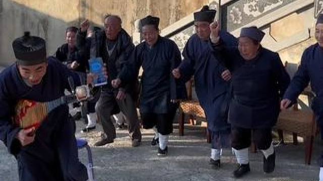 冒着被打的风险，让我们一起支持