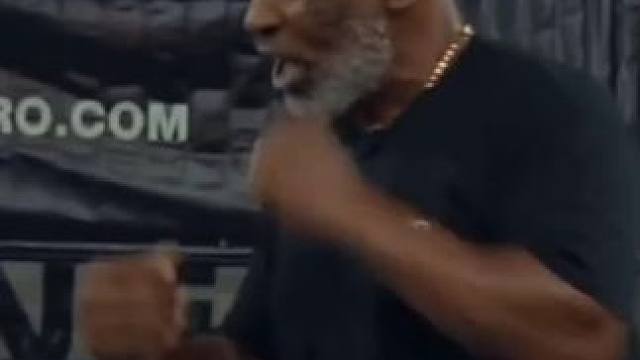 时光带不走心中的那份热爱，深情的目光望去，满眼都是25岁的自己。#拳击 #泰森#职业拳击 #搏击 #