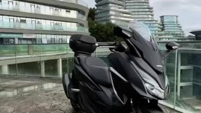 白天归顺于生活，晚上臣服于灵魂，此刻熬的不是夜，是短暂的自由。#本田NSS350