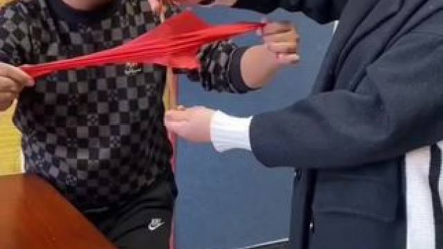 #魔术教学 #教你一招 #每天学一招 #给大家变个魔术 #绝活必须展示一下