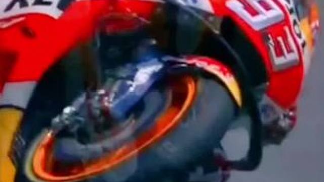 #93号马奎斯 #摩托车比赛 #专业动作请勿模仿 #大神控车 #压弯