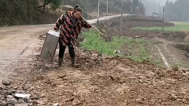 老公也不帮一把