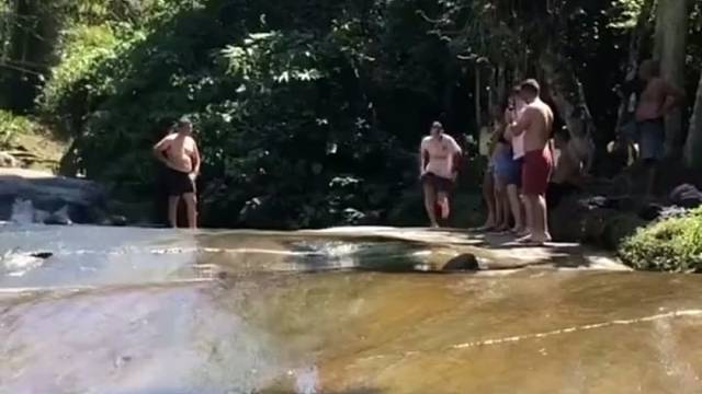 彩虹拖影[卧槽]