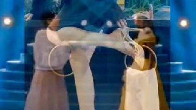 #大长腿 #穿搭 #御姐 #完美身材 我肤白貌美大长腿，人美声甜气质佳#变美变瘦变好看