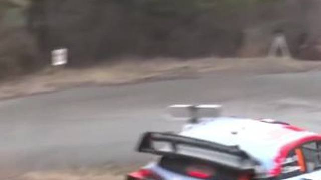 面对同一个U型弯道，每一辆拉力赛车的过弯方式都别具一格，你觉得第几个用时最短..#wrc拉力赛