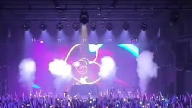 这首歌我大爱！必须双脚离地嗨起来！#kpop #音乐现场