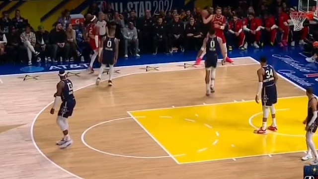 东契奇三分打铁，杜兰特摘下篮板助攻老詹可惜没进