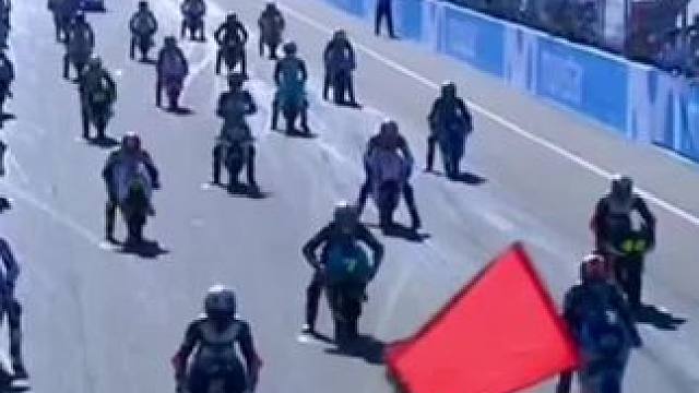 #摩托车比赛 #压弯 #大神控车 #滑胎过弯 #专业动作请勿模仿