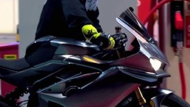 骑一次就会上瘾！！买一辆帅一辈子！ 
 #机车 #凯越450rr #带着影石骑摩托 #每个男人都有一