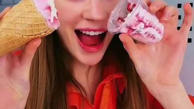 为了能偷吃保安冰淇淋，把它们全部一分为二！#看一遍笑一遍 #意想不到的结局 #老外真会玩 #沙雕老外