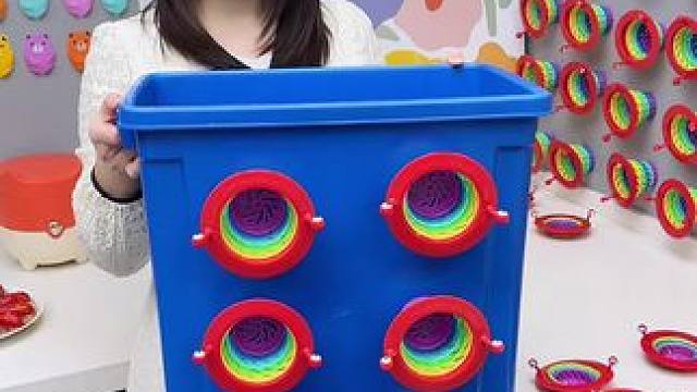 别告诉我你家到现在都还没有这个#小怪物彩虹过滤网  ，用了才知道是真的好#七彩小怪过滤网