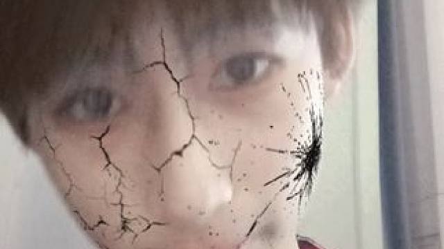 允许我出现一下吗#不好意思吓到你 #痛苦面具