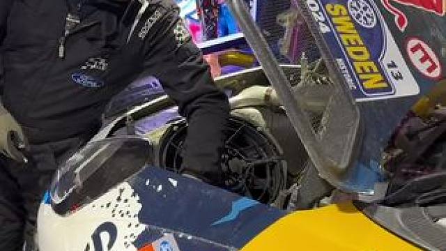 WRC福特车队维修车间这群大神修车速度惊人，一天的活30分钟就搞定#wrc拉力赛