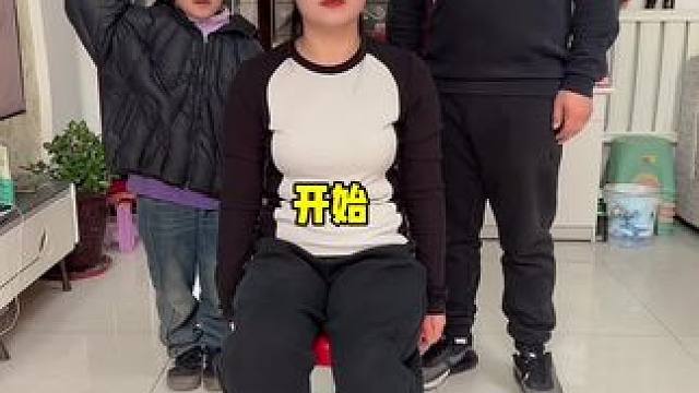 强中自有强用手，还是女儿高明！#笑花小王令 #一家欢乐多