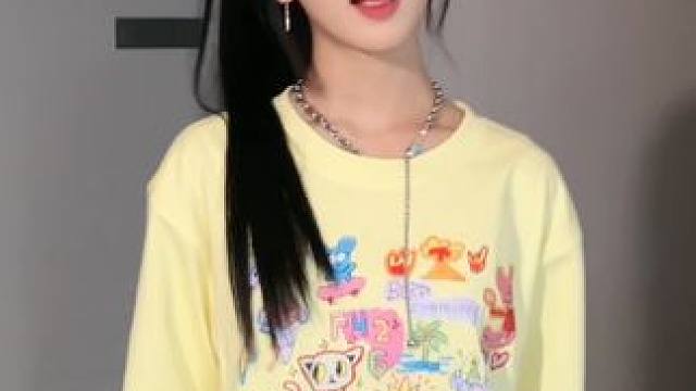 王子公主们该活跃账号啦 #甜妹 #乖巧 #浅跳一下 #穿搭