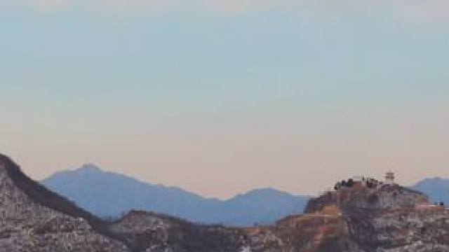 九峰山景区 #养在九峰山  想了一百个关于2024年春天下的第一场雪的文案，都不及这一刻恰好飘来的雪